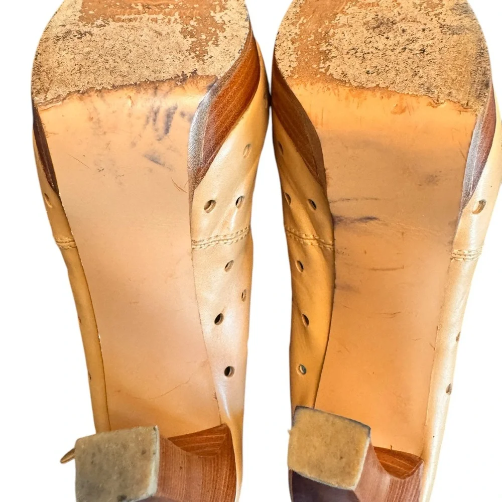 Stuart Weitzman Tan Leather Cutout Platform Heels Peep Toe Women’s Size 9 in EUC